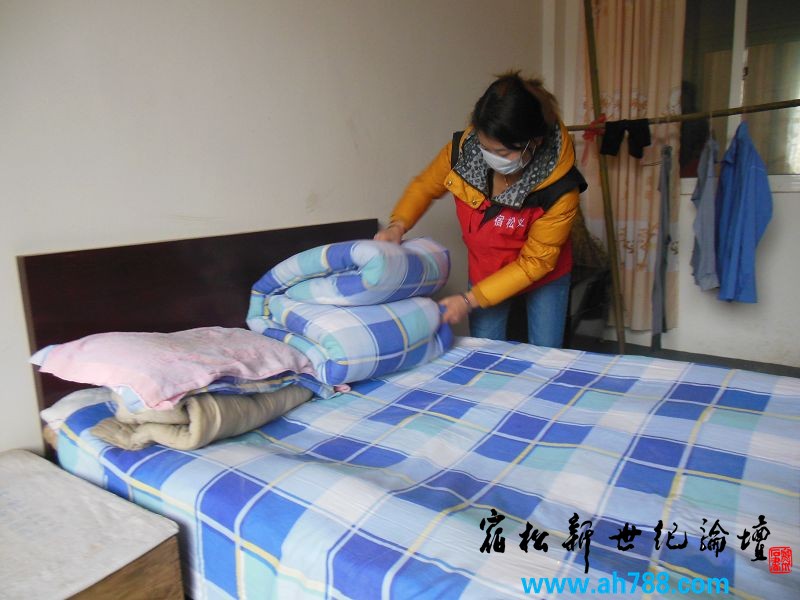 许岭建宏家电商行携手宿松义工程岭敬老院送温暖，宿松新世纪论坛 摄30.JPG