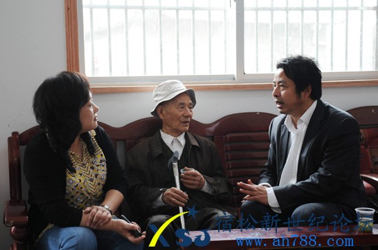 闵启胜，驻苏南流动党委书记陈周宇新世纪论坛上传.jpg