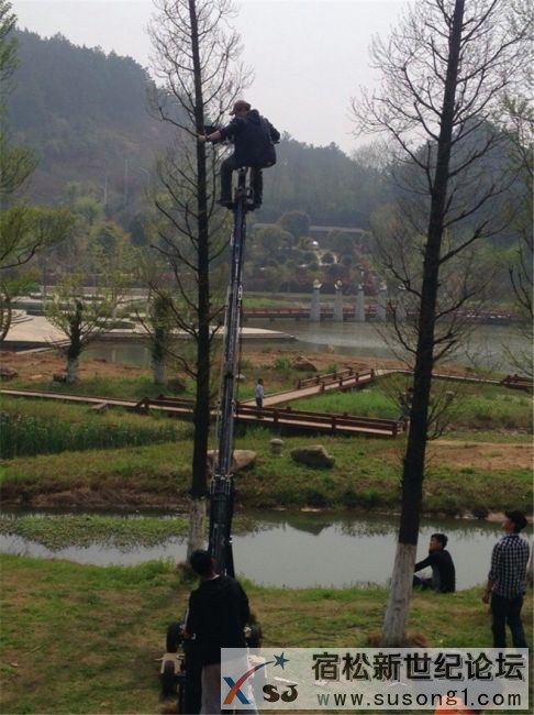 宿松大山之恋开机仪式花絮，何仁04.jpg