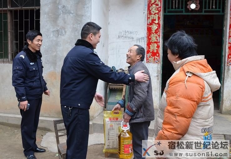 吴义国上门帮慰问特困家庭.JPG