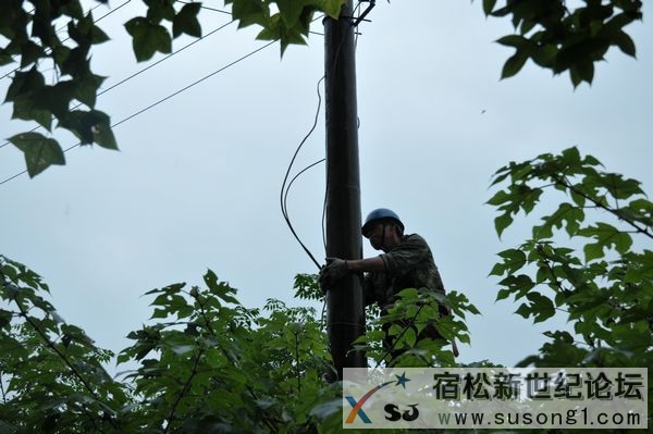 县供电公司系统雷雨抢修保电忙