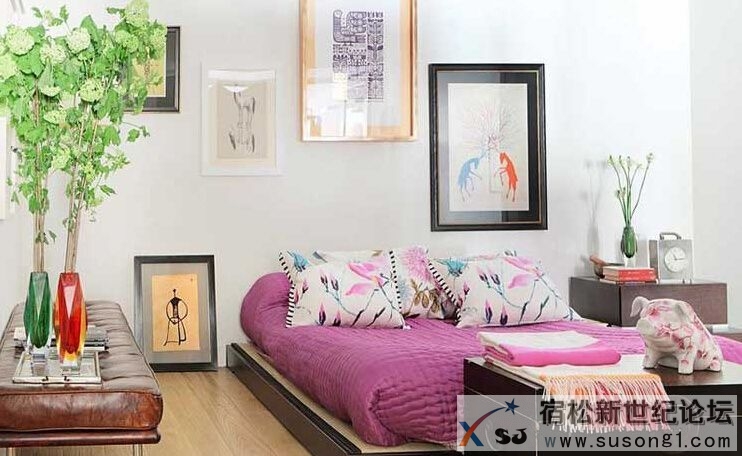 这套小复式选择西式现代风格，但在门厅和卧室里挹注些许来自东方的灵感。一楼，开...