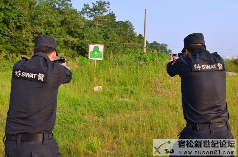 烈日下迎“烤”的宿松交警和特警宿松新世纪论坛