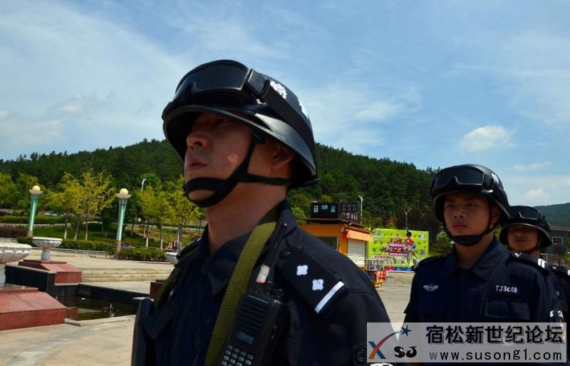 烈日下迎“烤”的宿松交警和特警宿松新世纪论坛