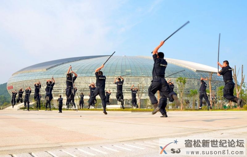 烈日下迎“烤”的宿松交警和特警宿松新世纪论坛