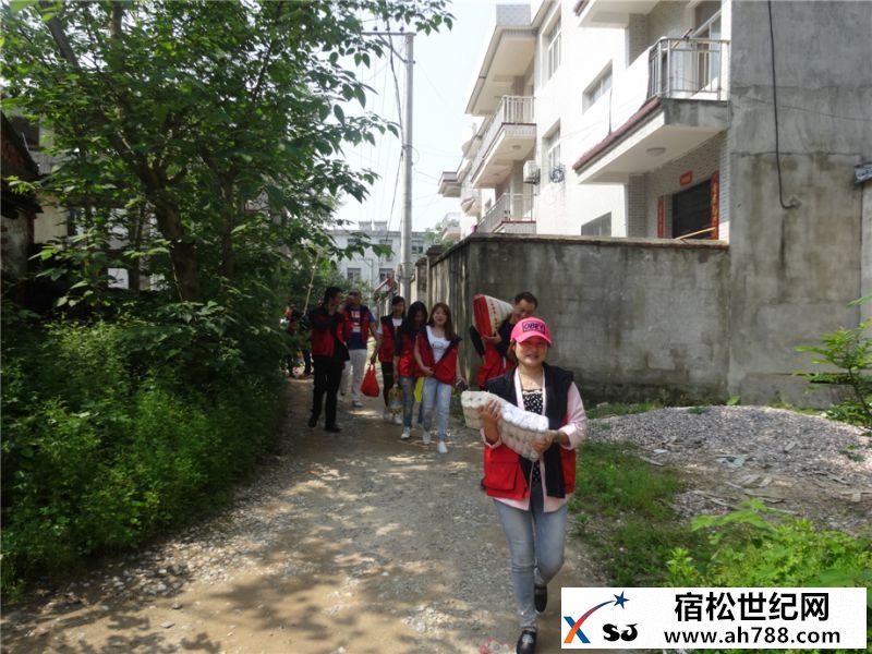 宿松新世纪论坛公益协会慰问孚玉镇贫困家庭07.jpg
