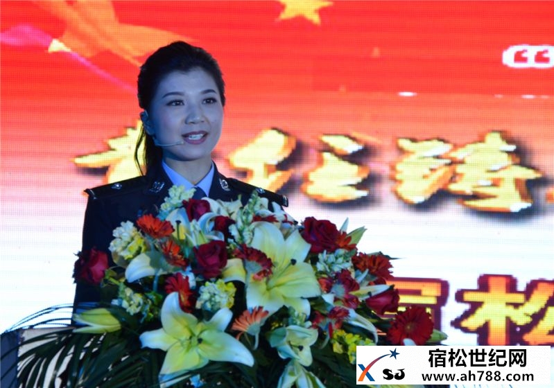 组照六：宣讲民警在讲述治安民警张爱萍的事迹.jpg