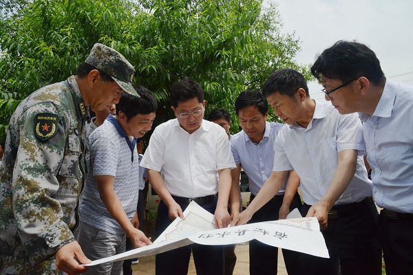 魏晓明深入华阳湖流域检查防汛工作并召开会商会6.jpg