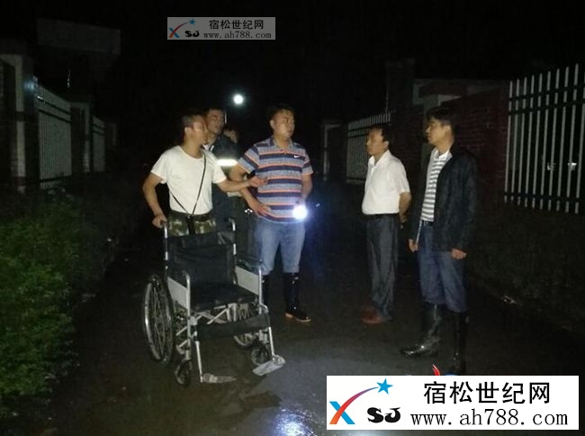 宿松县领导干部带头 万众一心防大汛抗大灾 (5).jpg