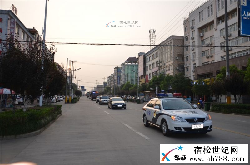 武警水电救援部队通过宿松城区开向永天圩，宿松世纪网摄7.jpg