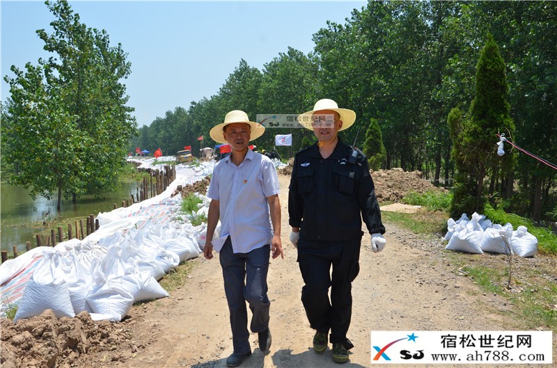 军民齐心抗洪灾，众志成城保家园;宿松世纪网摄 (12).JPG