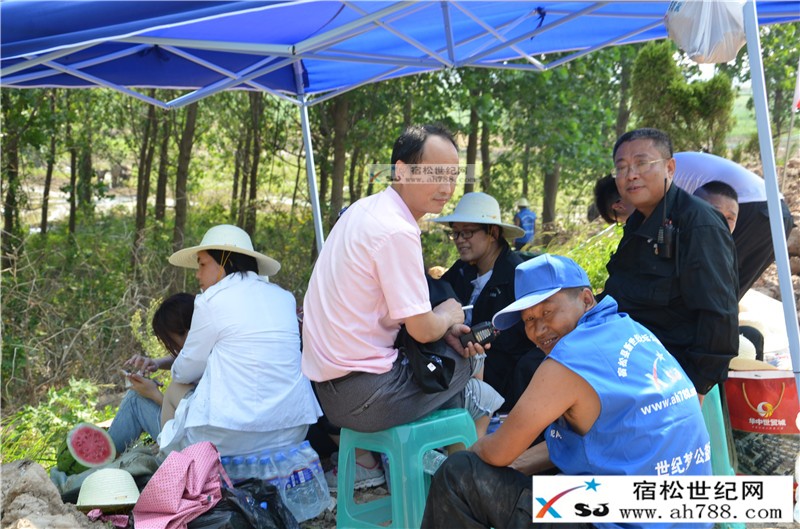军民齐心抗洪灾，众志成城保家园;宿松世纪网摄 (14).JPG