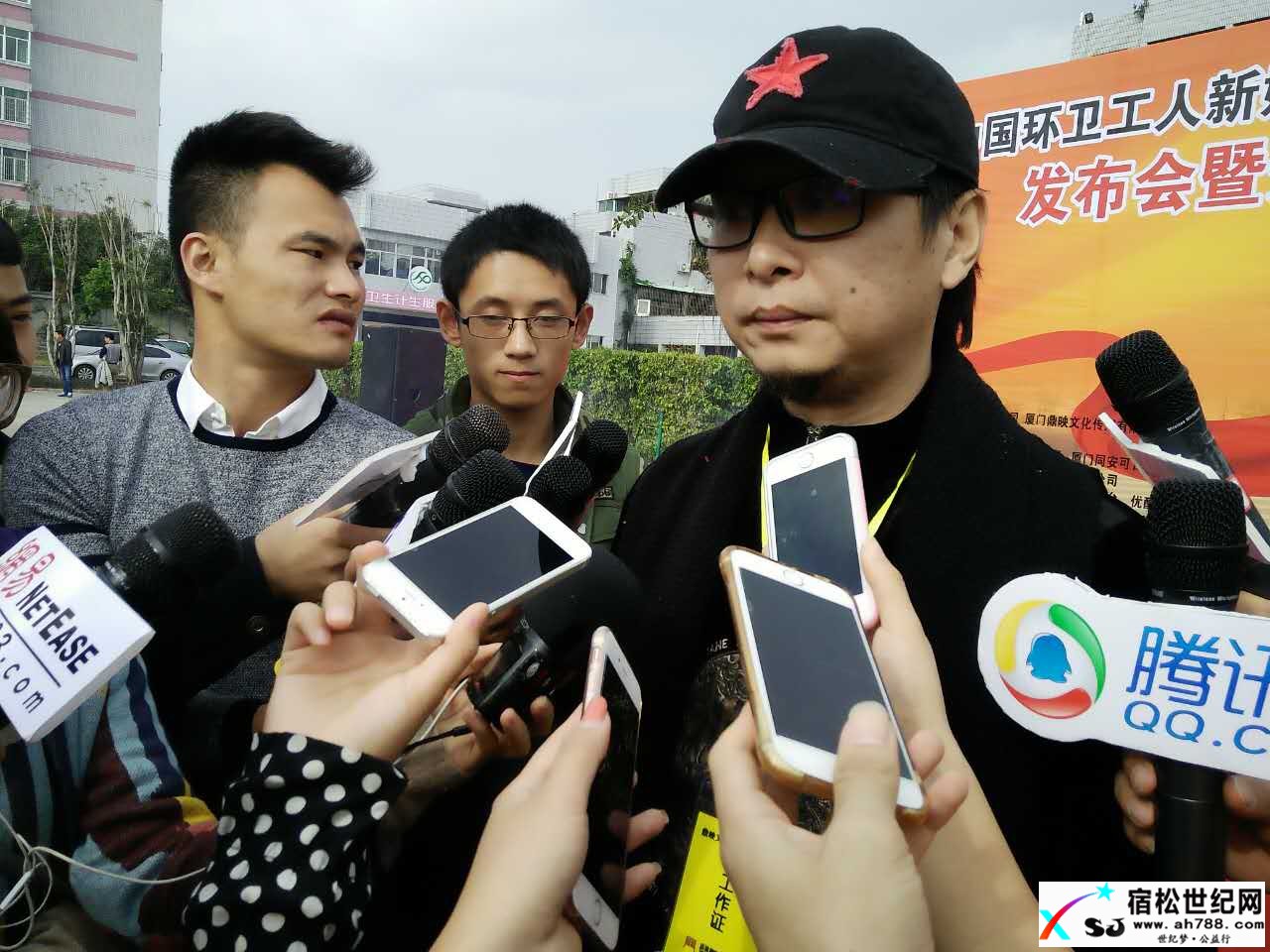 12月24日宿松籍著名导演陈江又一力作开机了，关爱中国环卫工人新媒体公益电影《背影》 (5).jpg
