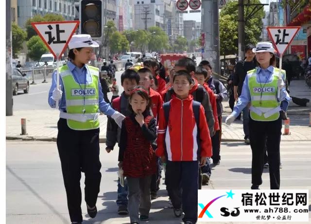 谁说女子不如男！宿松女交警风采 (3).jpg