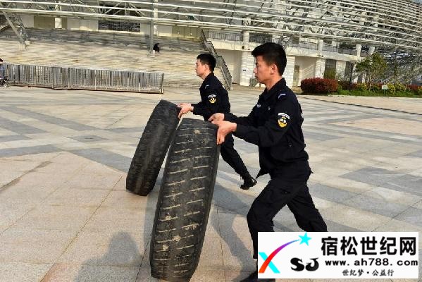 宿松特警开展春季大练兵 针对性增强警务技能水平 (1).jpg