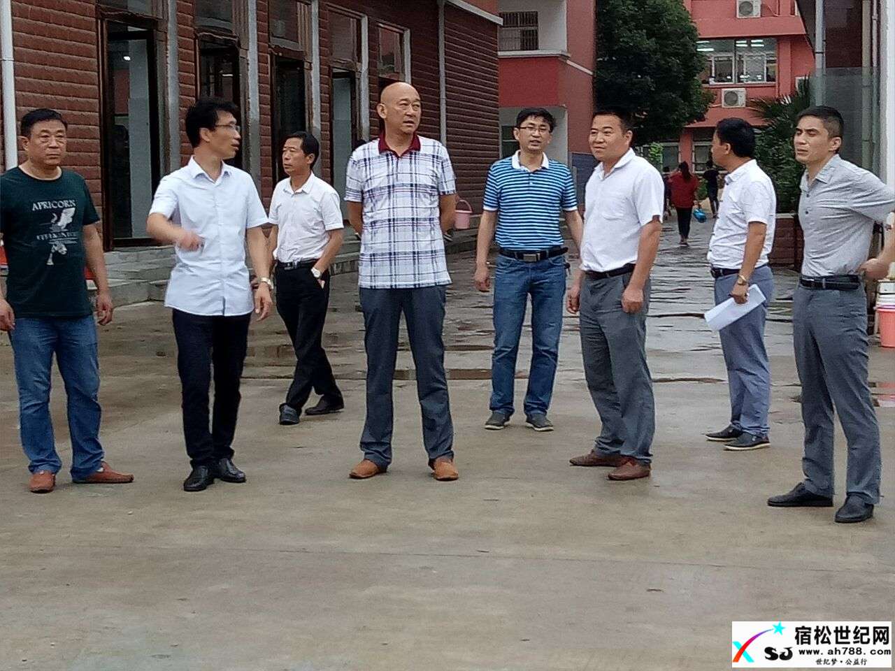 参观楼.jpg