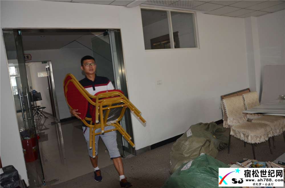 松子公益书屋乔迁新居 (10).jpg