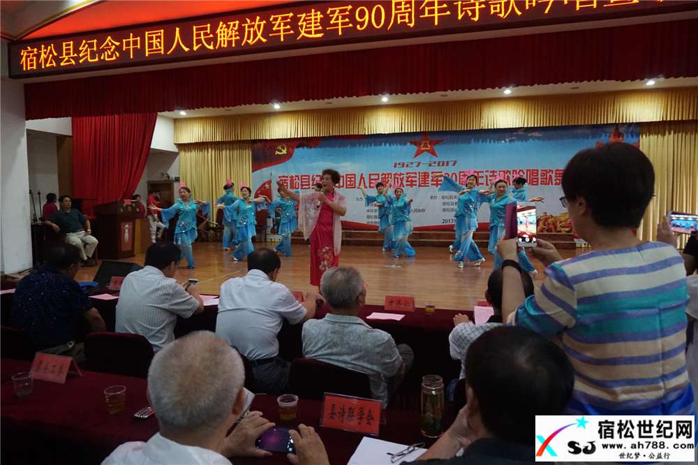 朱照虹演唱.jpg
