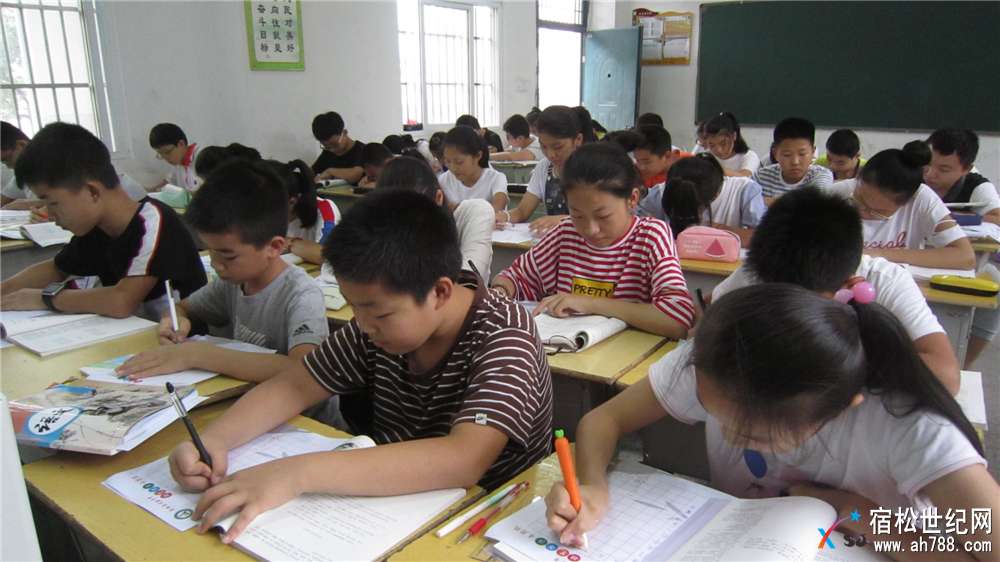 宿松实验中学举行第三届书法比赛.jpg
