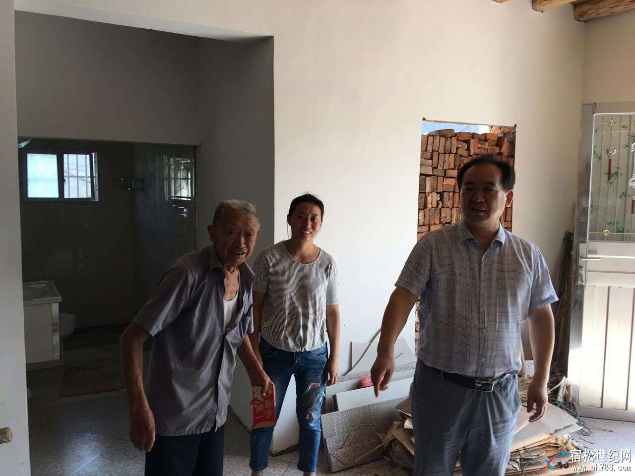 吴捍东到河塌乡安元村走访，宿松石彩红 (4).jpg