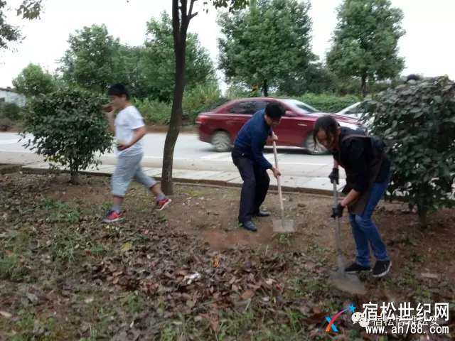 王校长劳动.webp.jpg