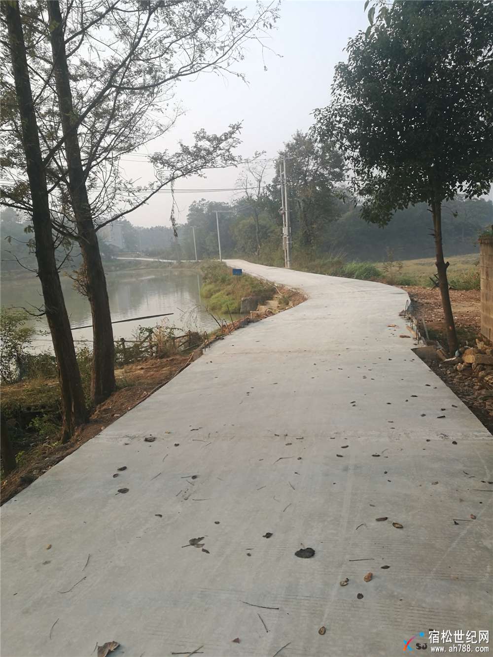 20171028官塘新建水泥路.jpg