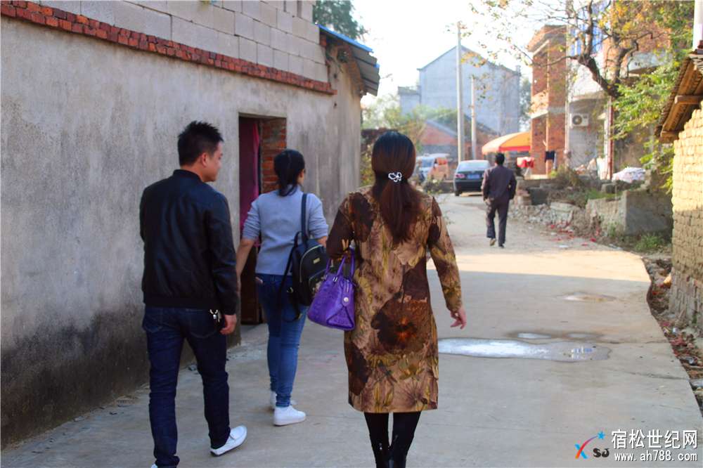 和顺置业帮扶群众 (5).jpg