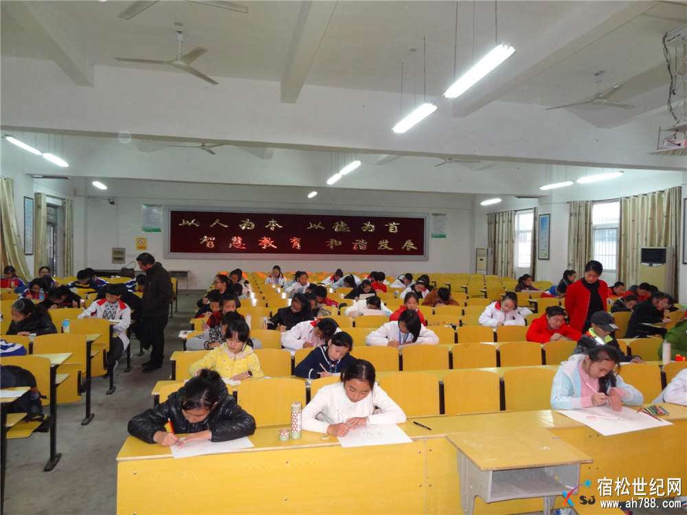 实验中学举行校园艺术节书画比赛 (2).jpg