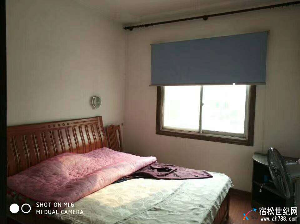 155510scv4lth7ptf3444p.jpg