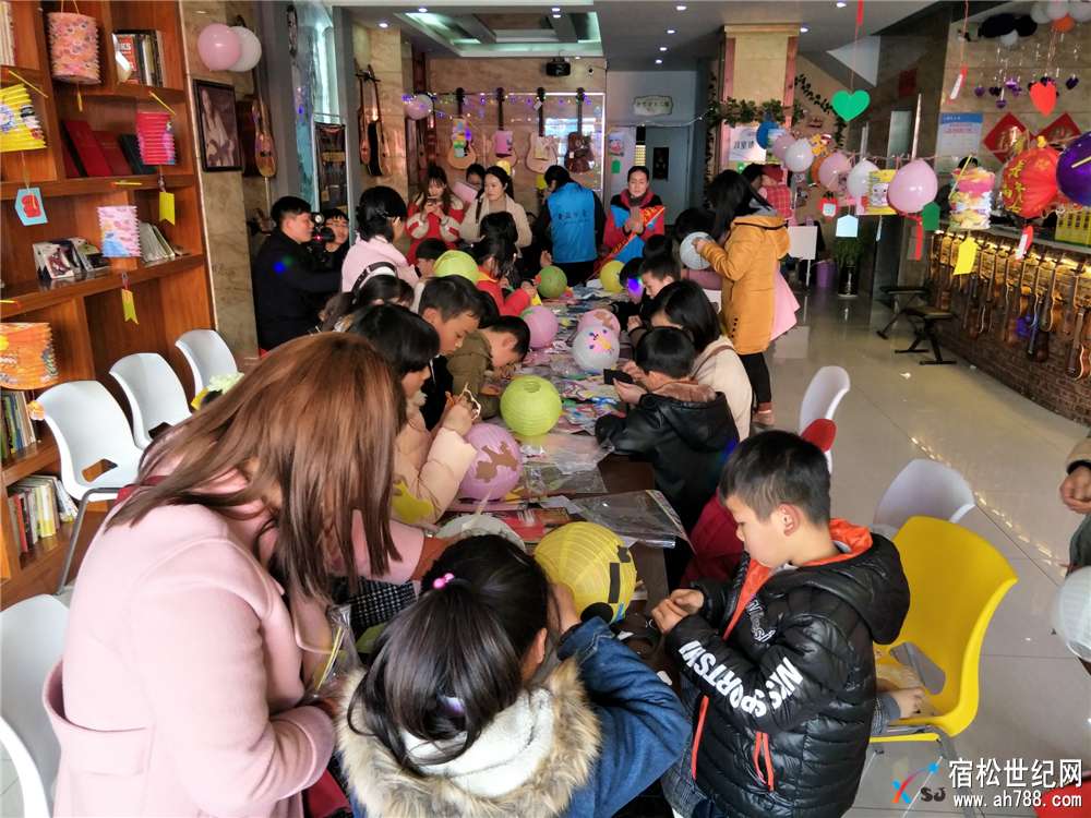 孩子们动手做灯笼，宿松首届元宵花灯喜乐会 8 (1).jpg