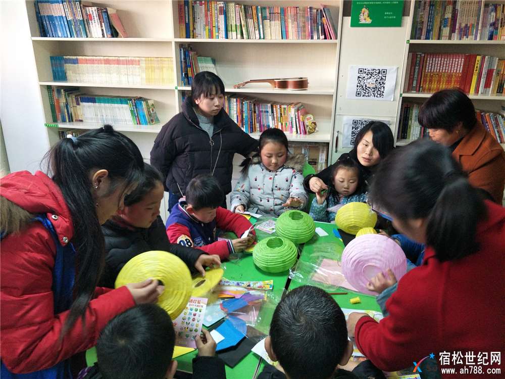 孩子们动手做灯笼，宿松首届元宵花灯喜乐会 8.jpg