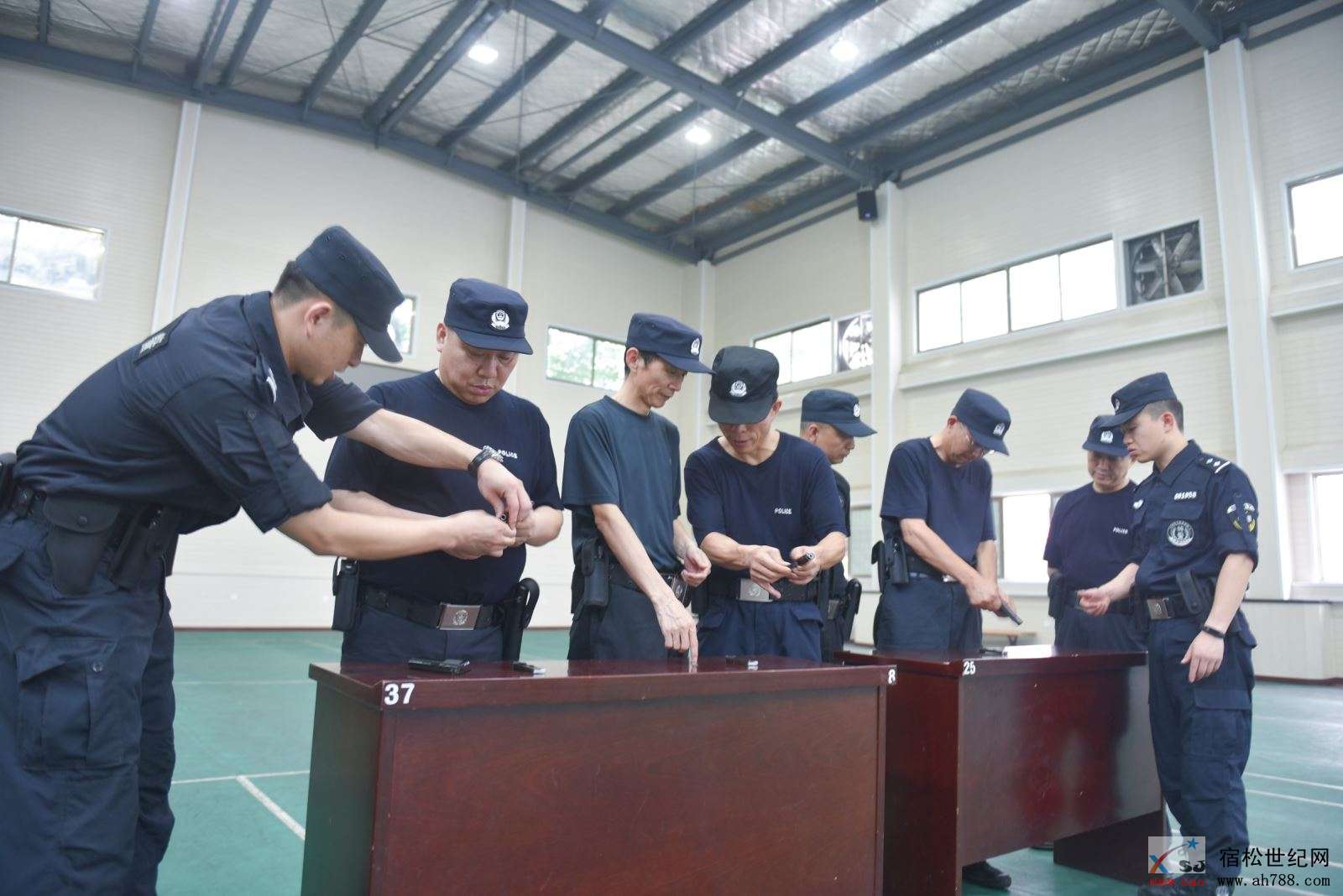手枪使用训练.jpg