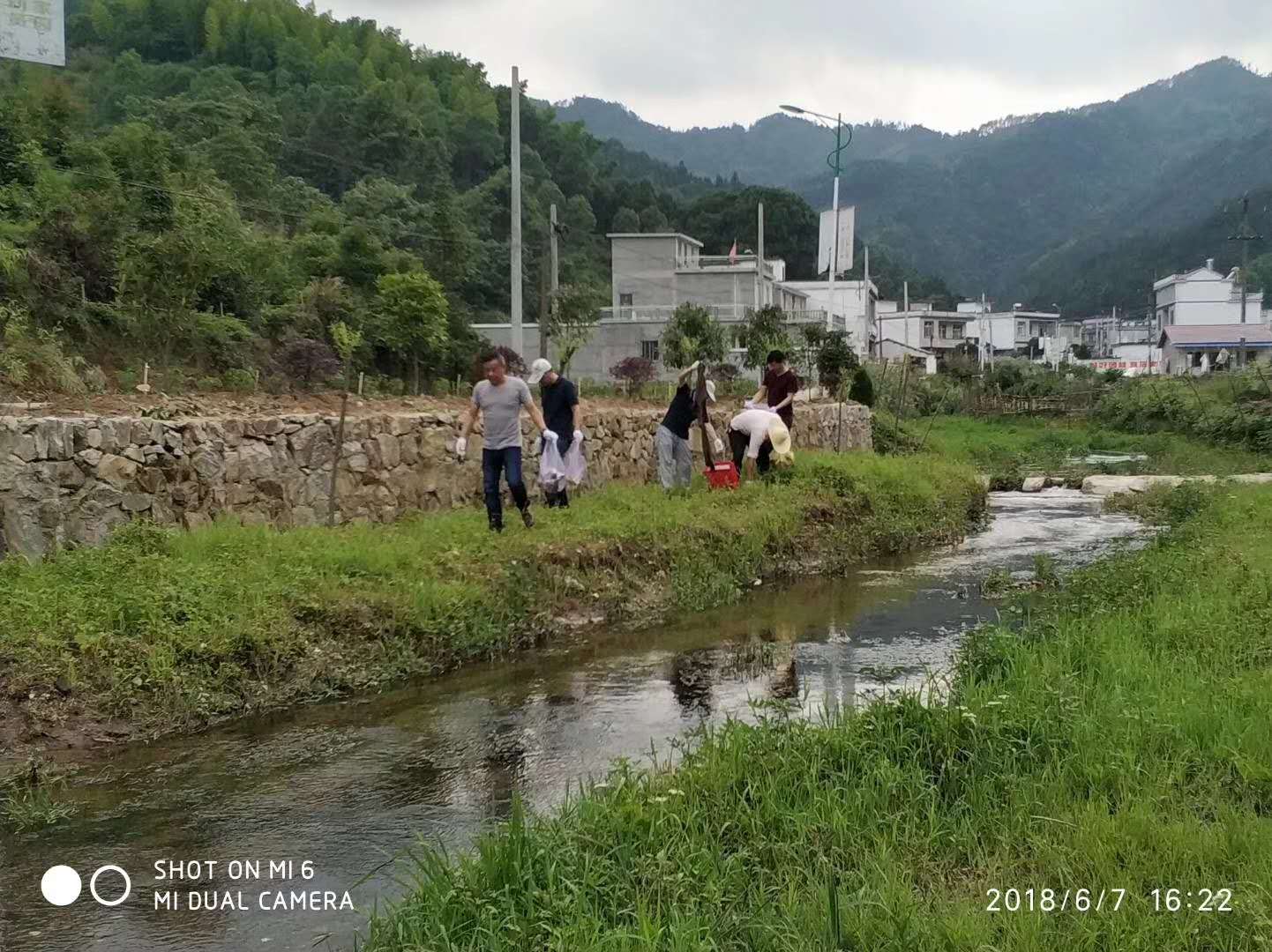 趾凤：积极开展河道清洁行动
