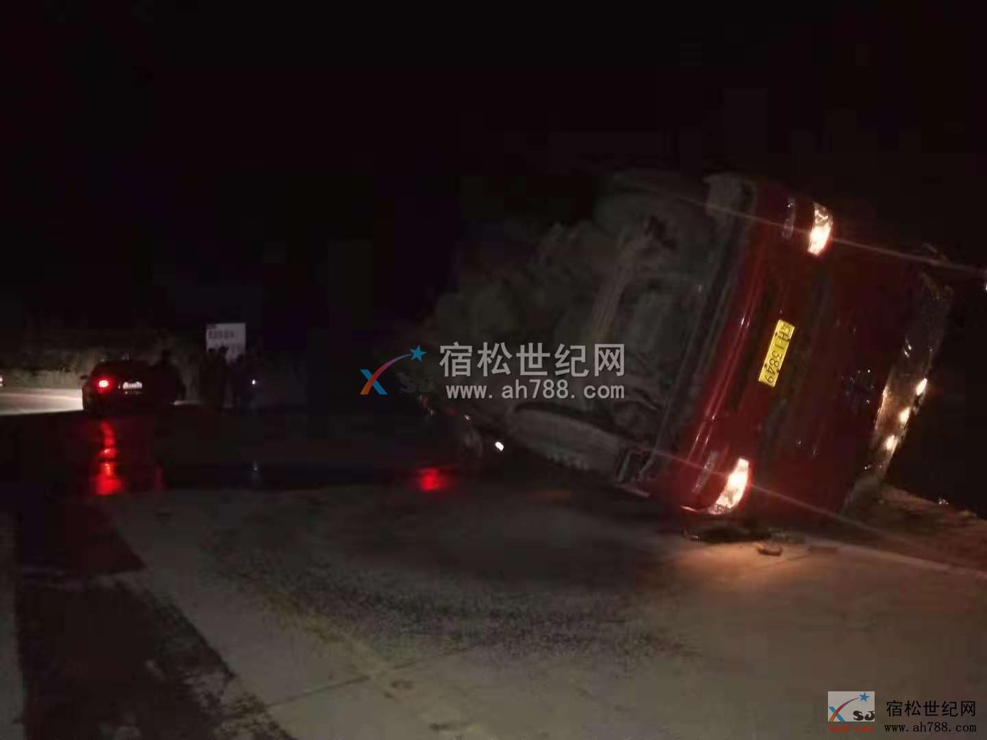 微信图片_20181025222211_副本.jpg