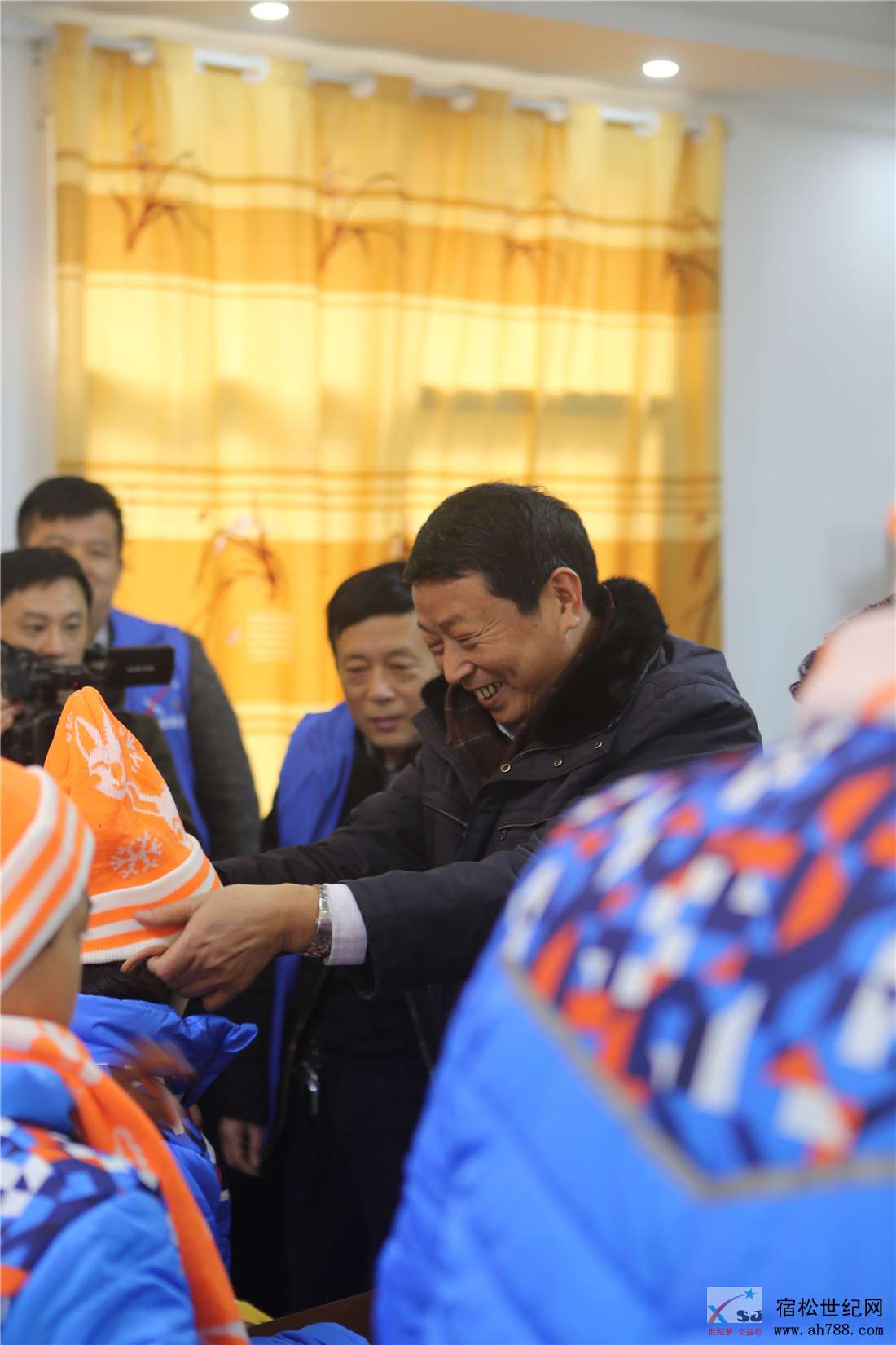 壹基金温暖包发放仪式在宿松汇口中小举行，宿松世纪网，宿松县新世纪论坛公益协会 (8).jpg