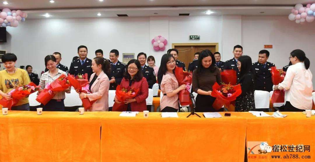座谈会4.jpg