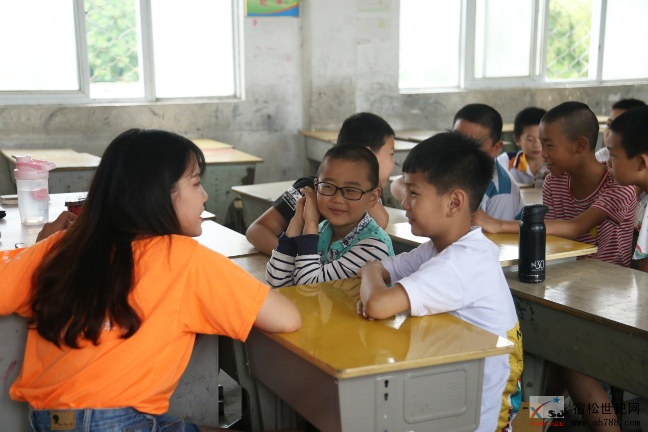风华正茂书生时，异乡耕耘育人梦 (6).png
