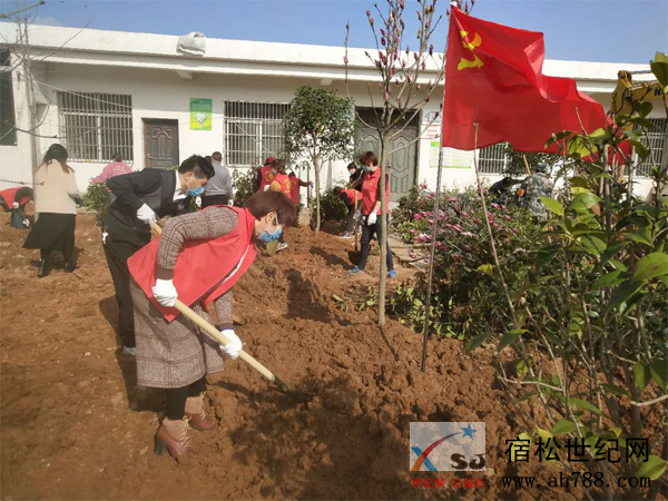 千岭：喜迎“三八”节 巾帼植树忙.png