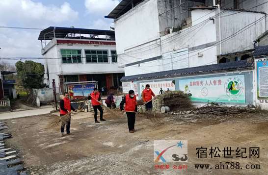 趾凤：志愿者践行雷锋精神.jpg