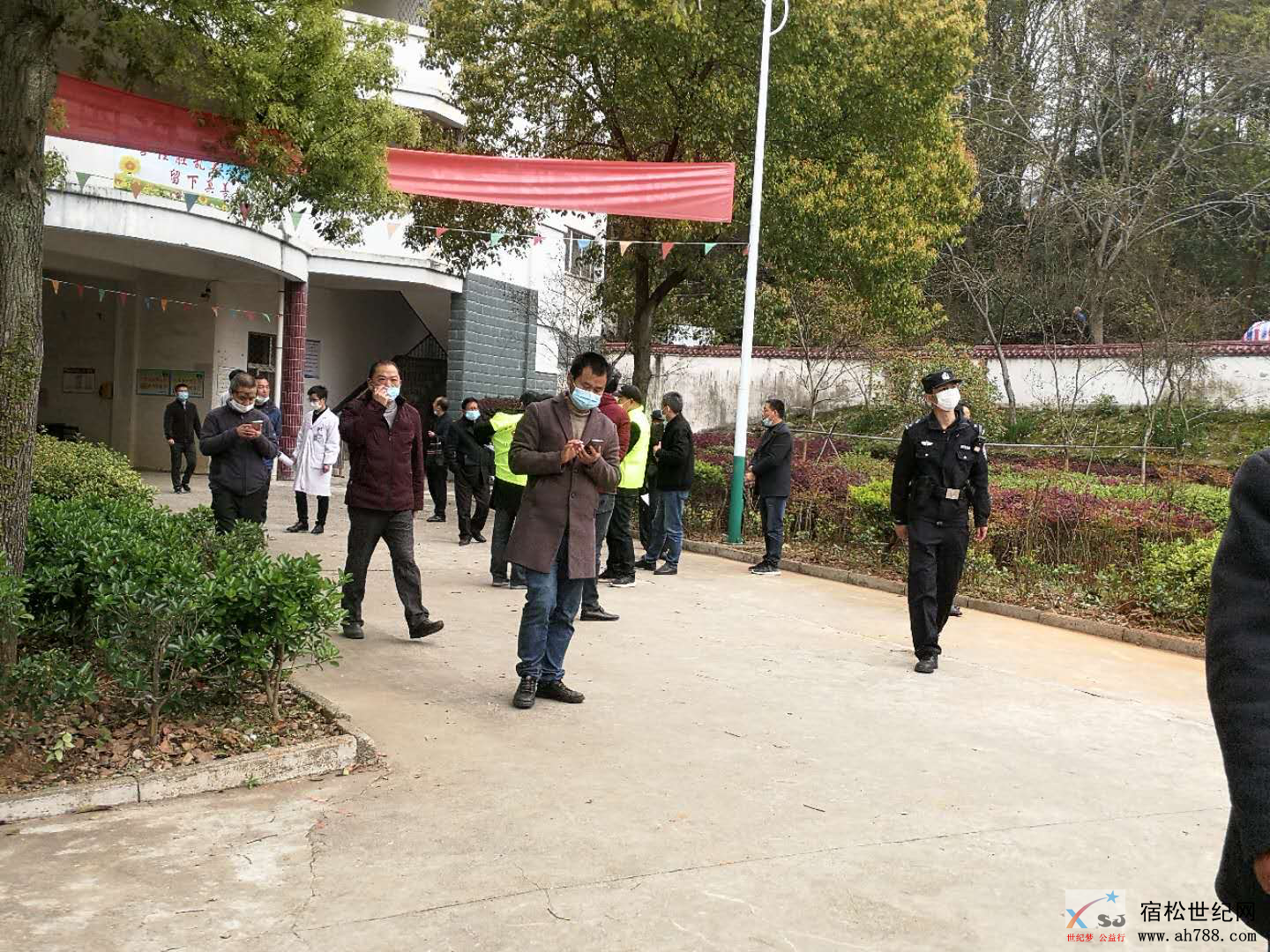 凉亭高中未雨绸缪  确保高三返校复课安全有序 (4).png