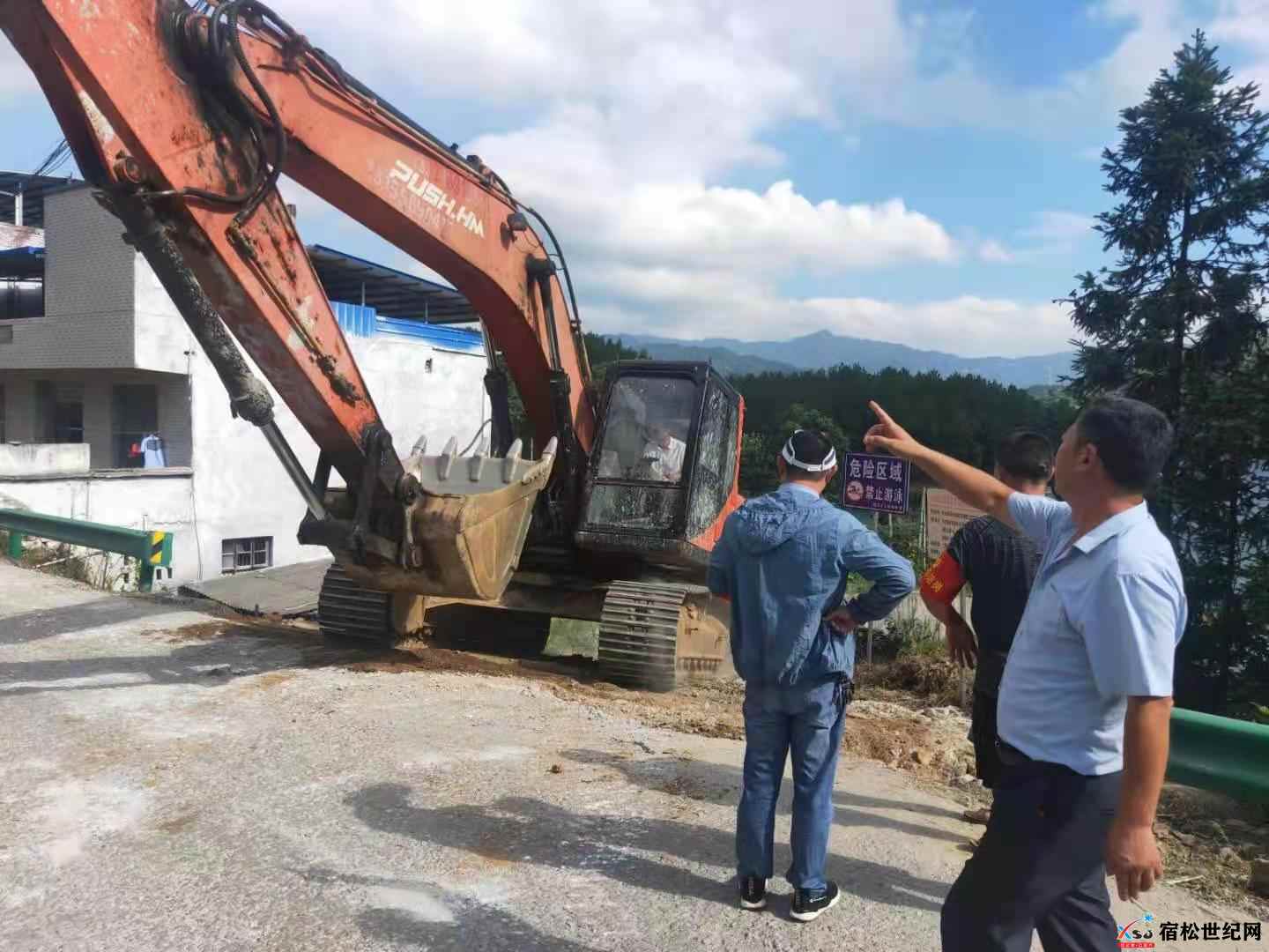 陈汉乡库南村积极开展人居环境“六乱”整治工作 (1).jpg