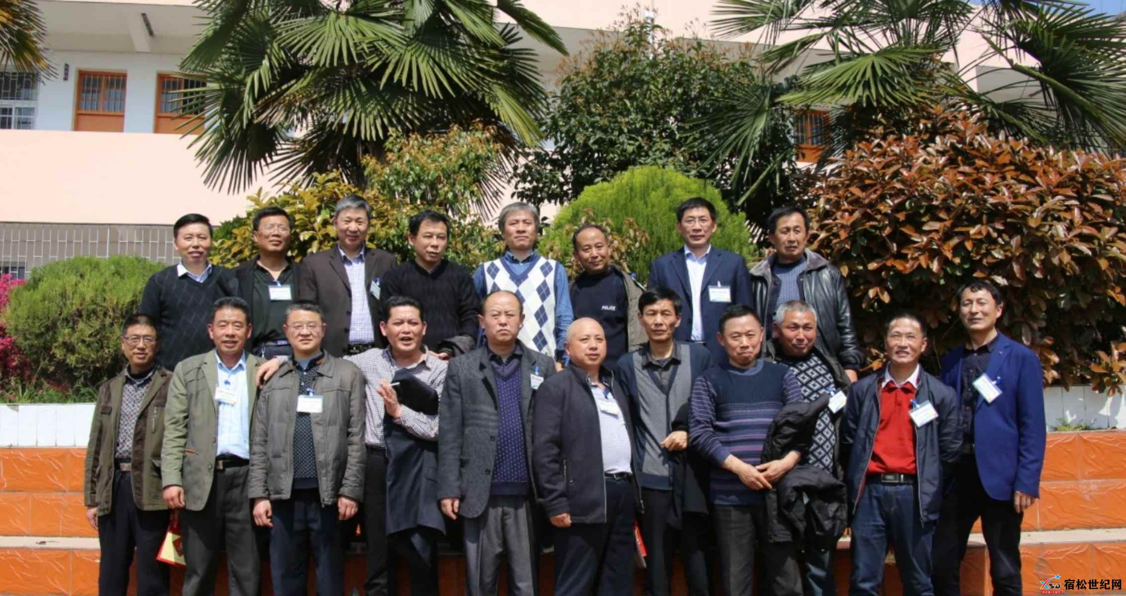 81届5.宿松县凉亭中学八一届高中毕业36周年聚会理二班合影-拍摄日期2017.4.2.jpg