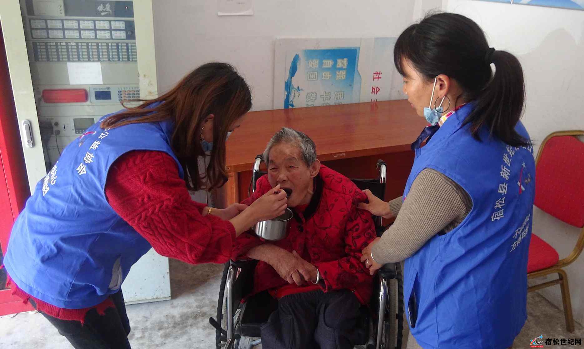 北浴联络站帮扶慰问走进敬老院 (4).jpg
