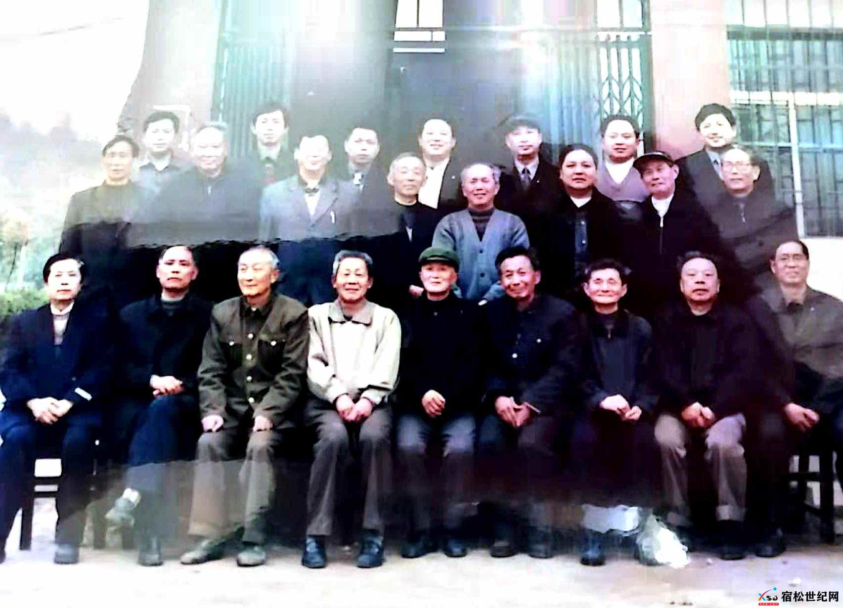 其他18.宿松县凉亭中学历任校长及教师祭奠陈祥国校长后合影-拍摄日期2004.3.jpeg
