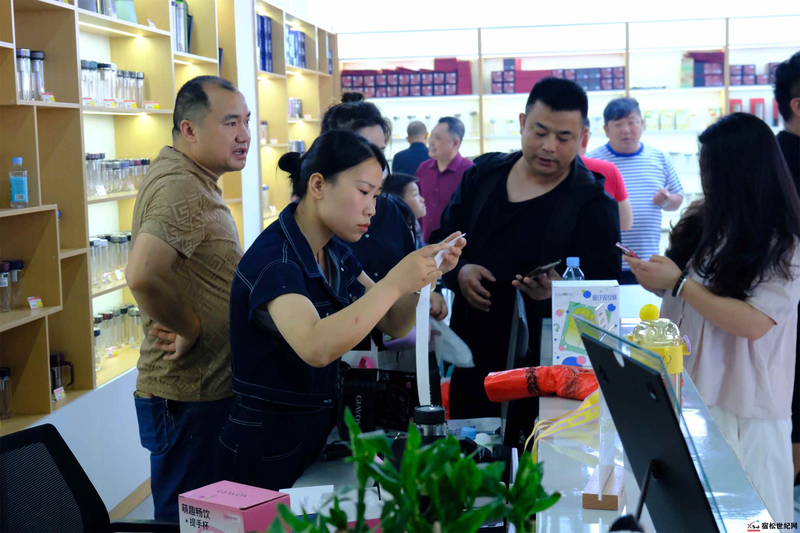 安徽泓康杯业（鼎和广场总店）盛大开业 引领皖西南杯业.. (11).jpg